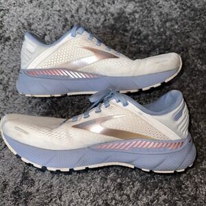 Brooks Women's White and Light Blue Running Shoes with Pink Accent